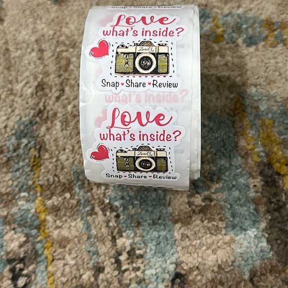 Charming Love What's Inside Stickers - White, Red, and Gold Roll of 500 - Picture 6 of 6